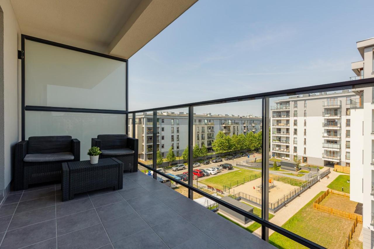 Ursus Sunny Studio For 4 Guests With Parking & Balcony By Noclegi Renters Варшава Экстерьер фото